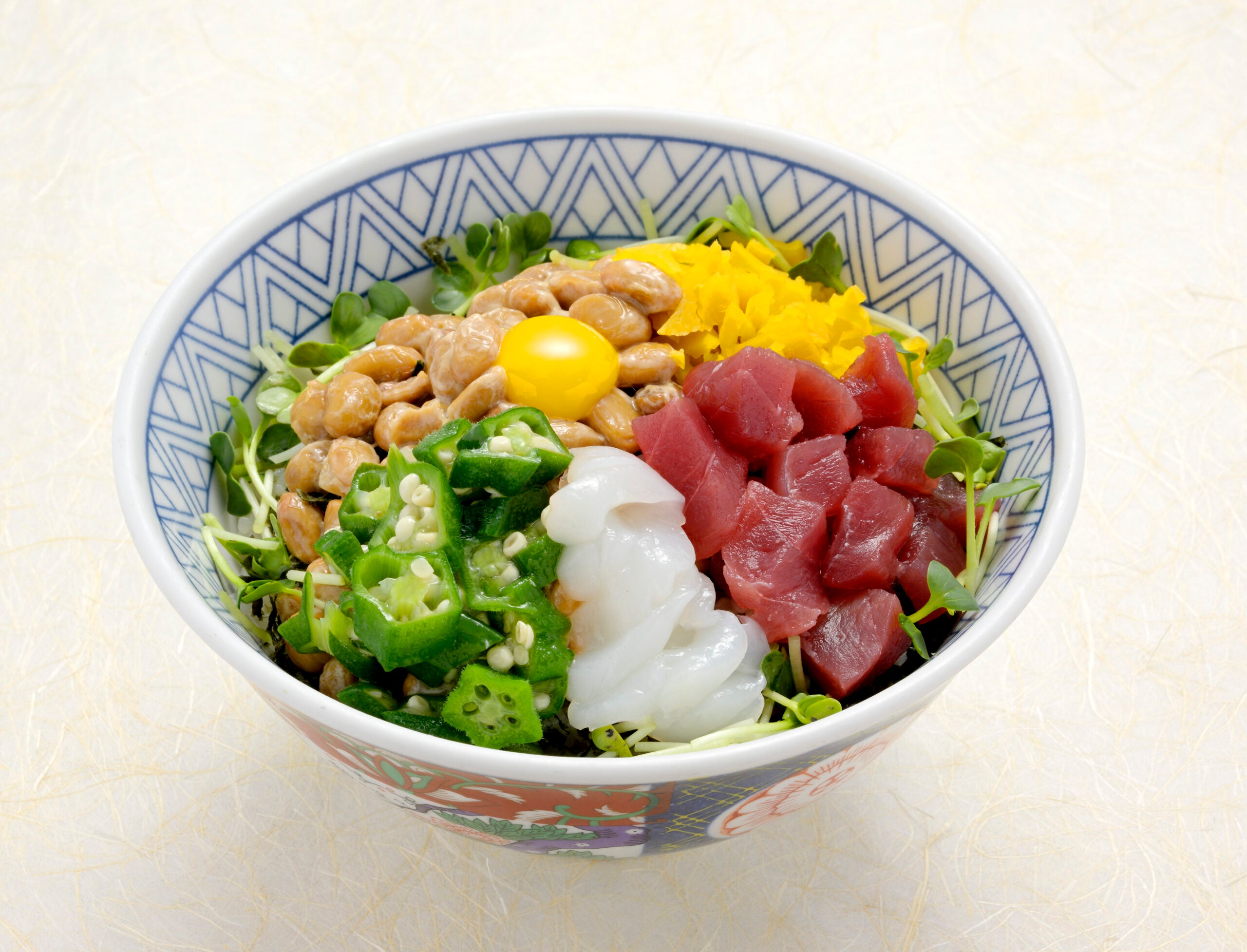 〈週替わり〉五色納豆丼の写真