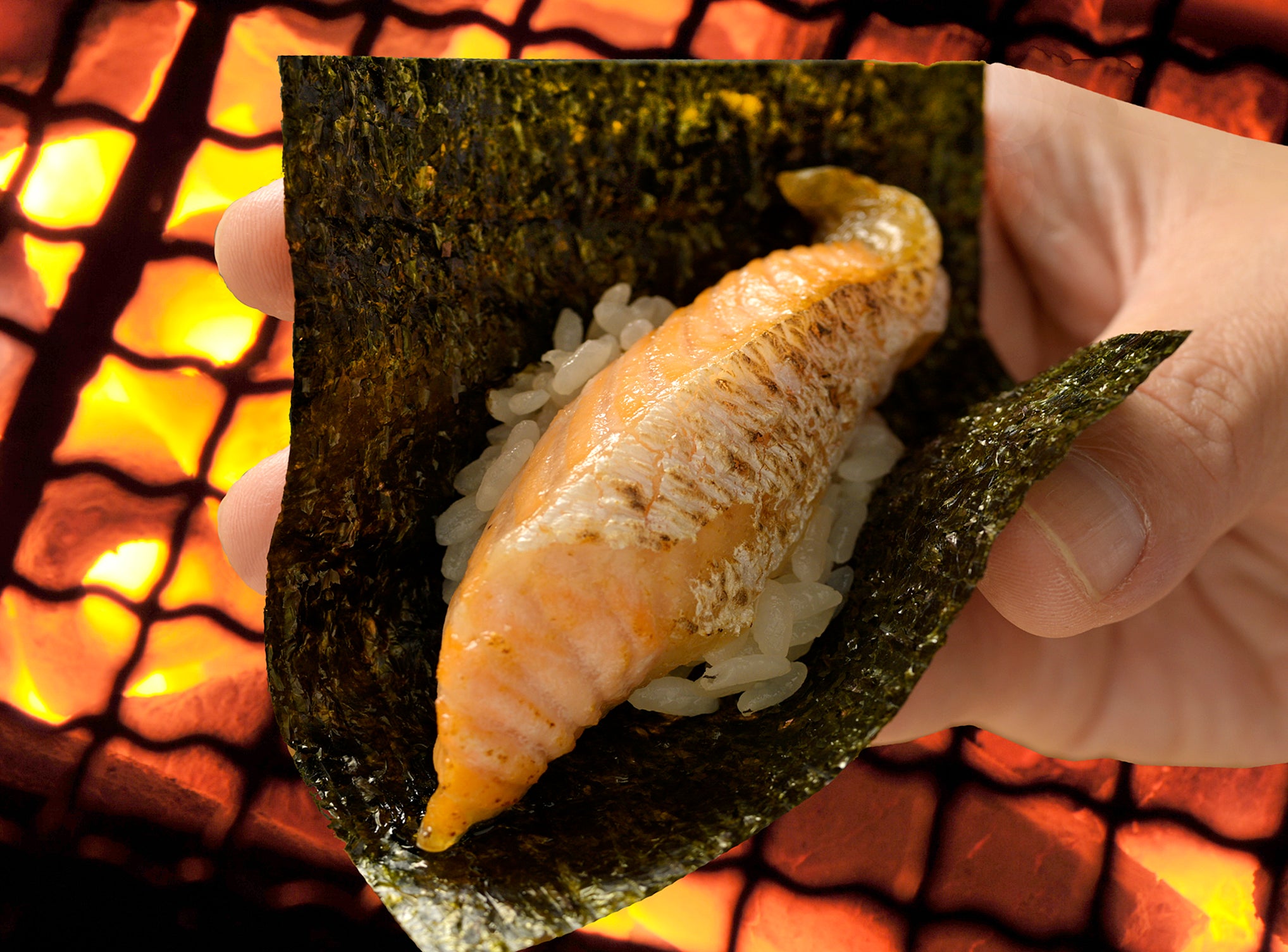 サーモンハラス焼き挟み巻の写真