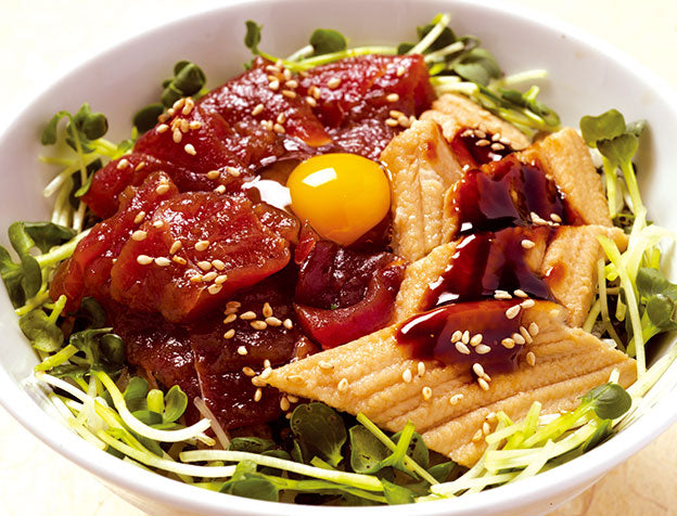 づけ鮪と穴子丼の写真